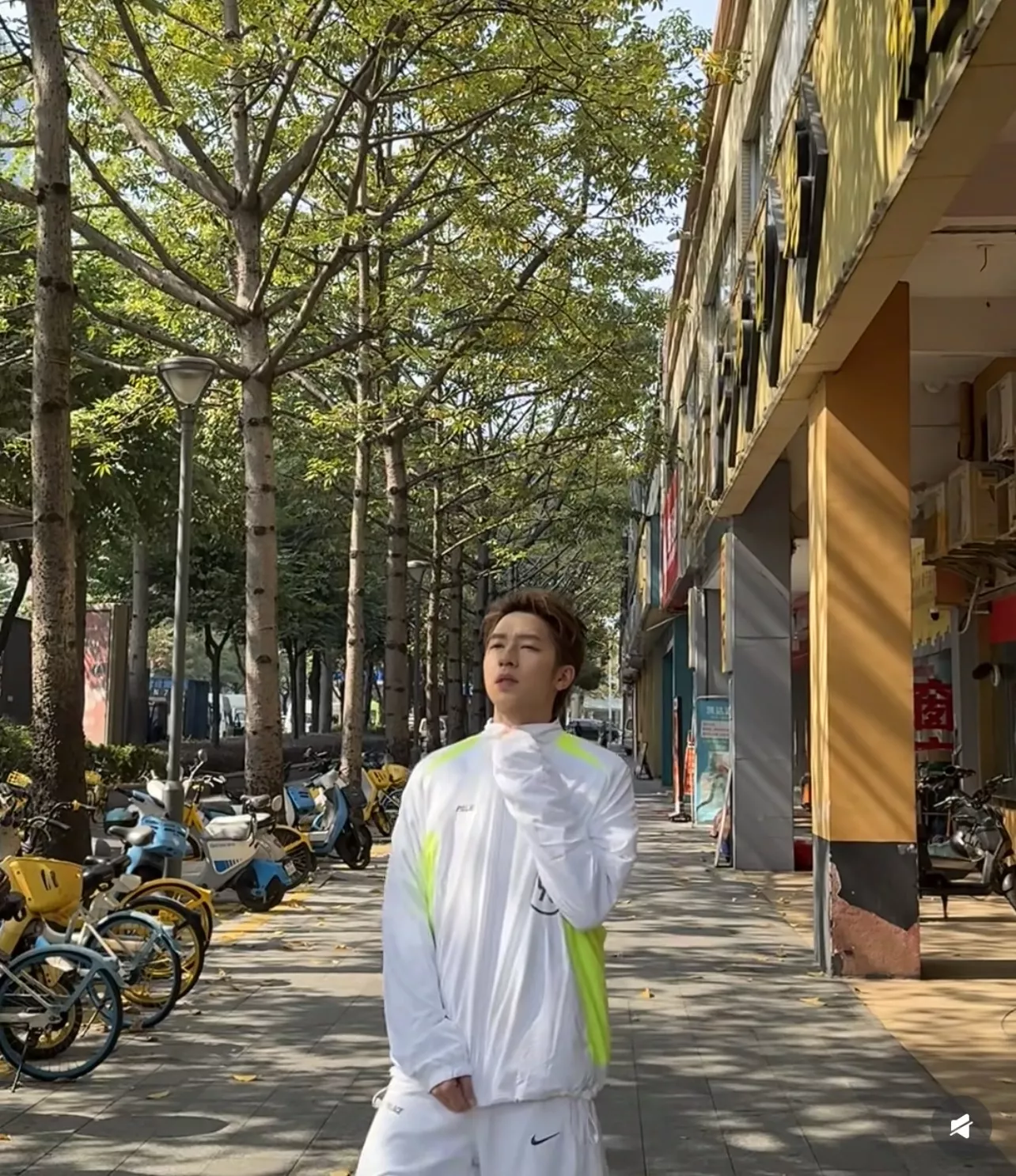 팔라스 나이키 콜라보 배색 트랙 셋업 상세 이미지 53