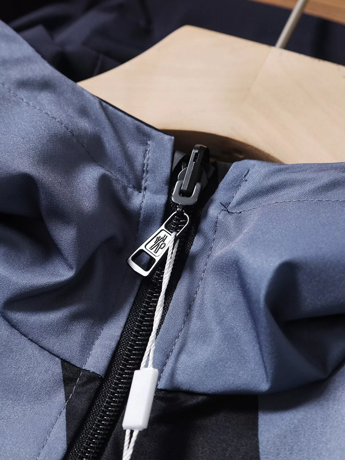 몽클레어 양면 후드 기능성 재킷 상세 이미지 19