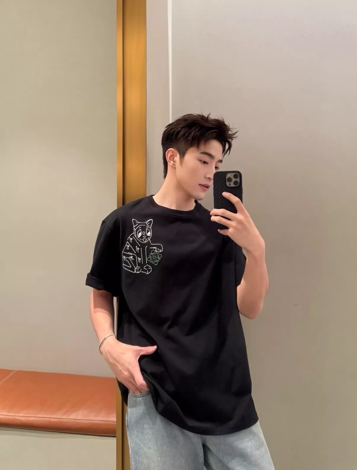 로에베 고양이 자수 오버핏 반팔 티셔츠 상세 이미지 25