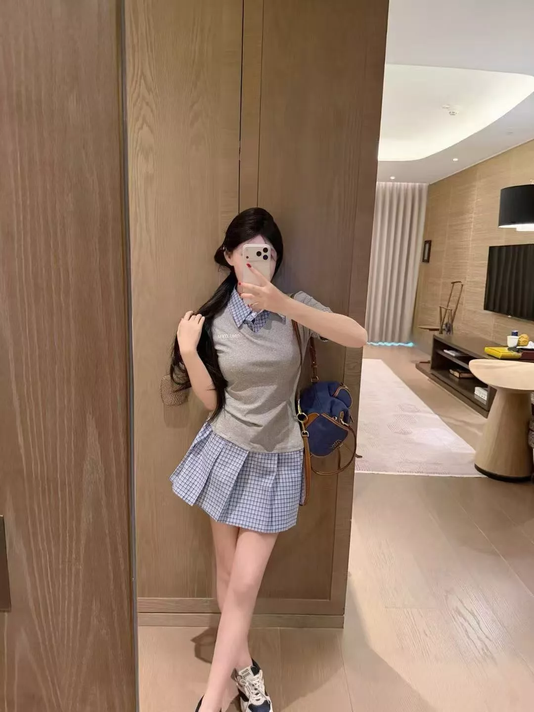 미우미우 로고 자수 체크 배색 카라 반소매 원피스 상세 이미지 19