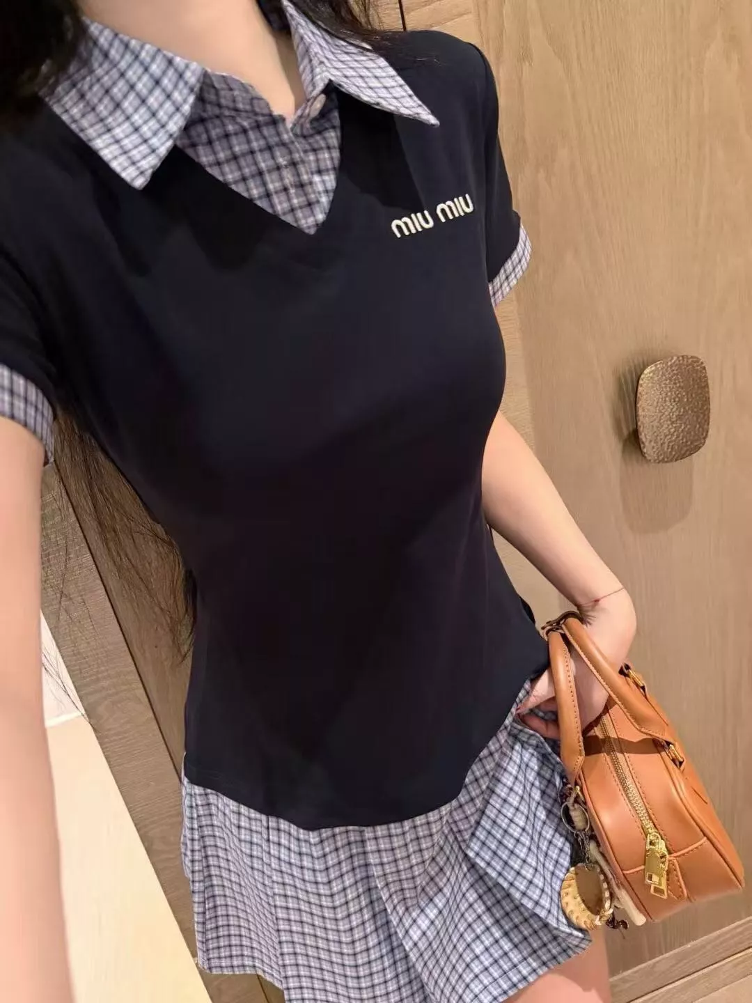 미우미우 로고 자수 체크 배색 카라 반소매 원피스 상세 이미지 20