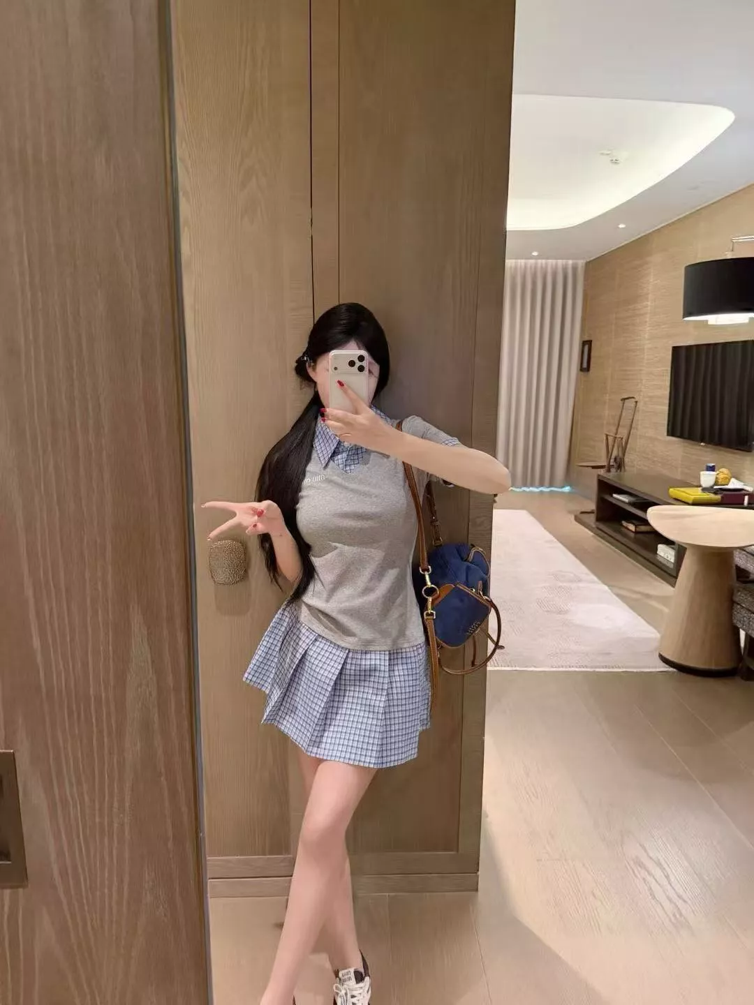 미우미우 로고 자수 체크 배색 카라 반소매 원피스 상세 이미지 18