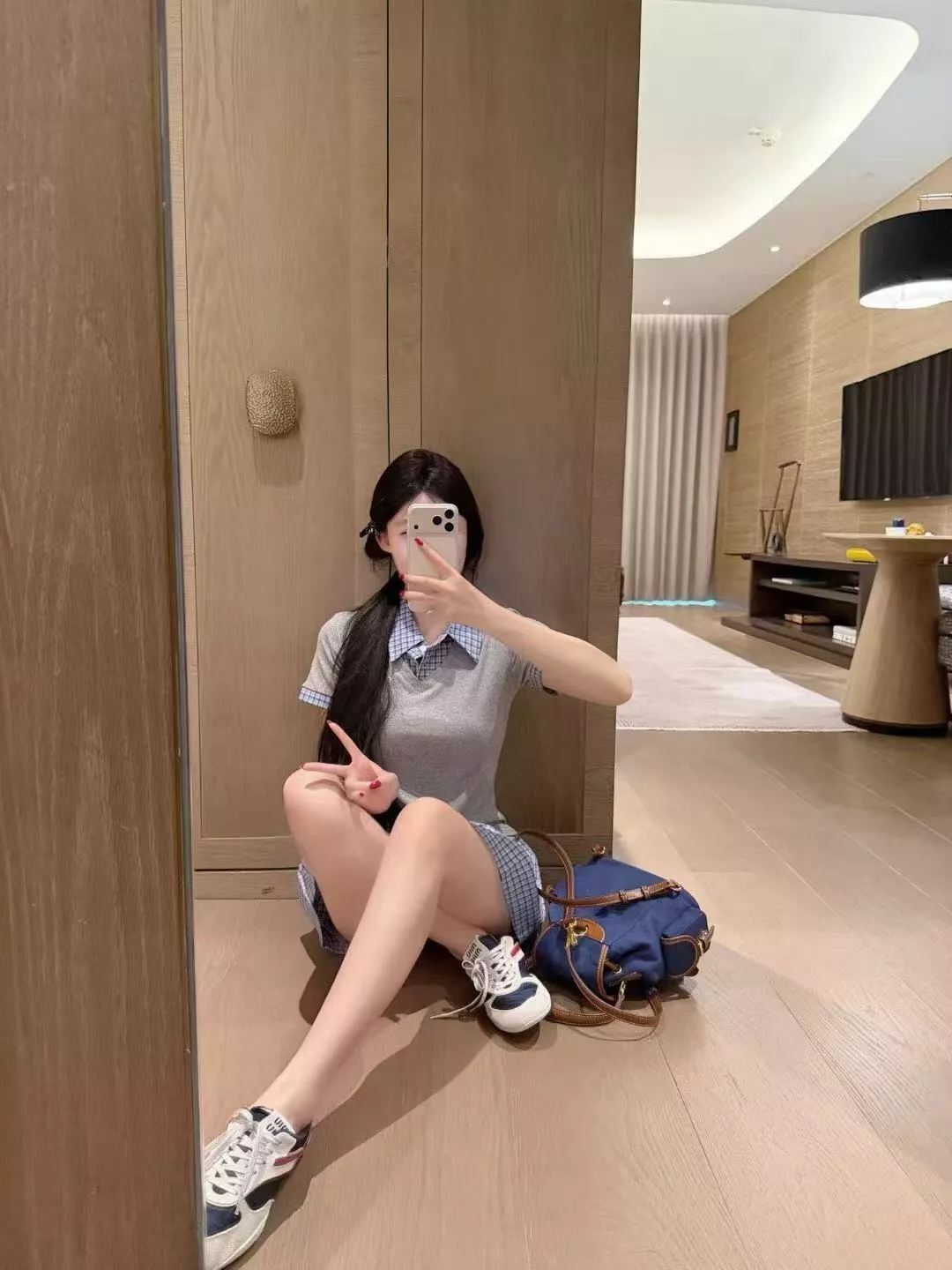 미우미우 로고 자수 체크 배색 카라 반소매 원피스 상세 이미지 16