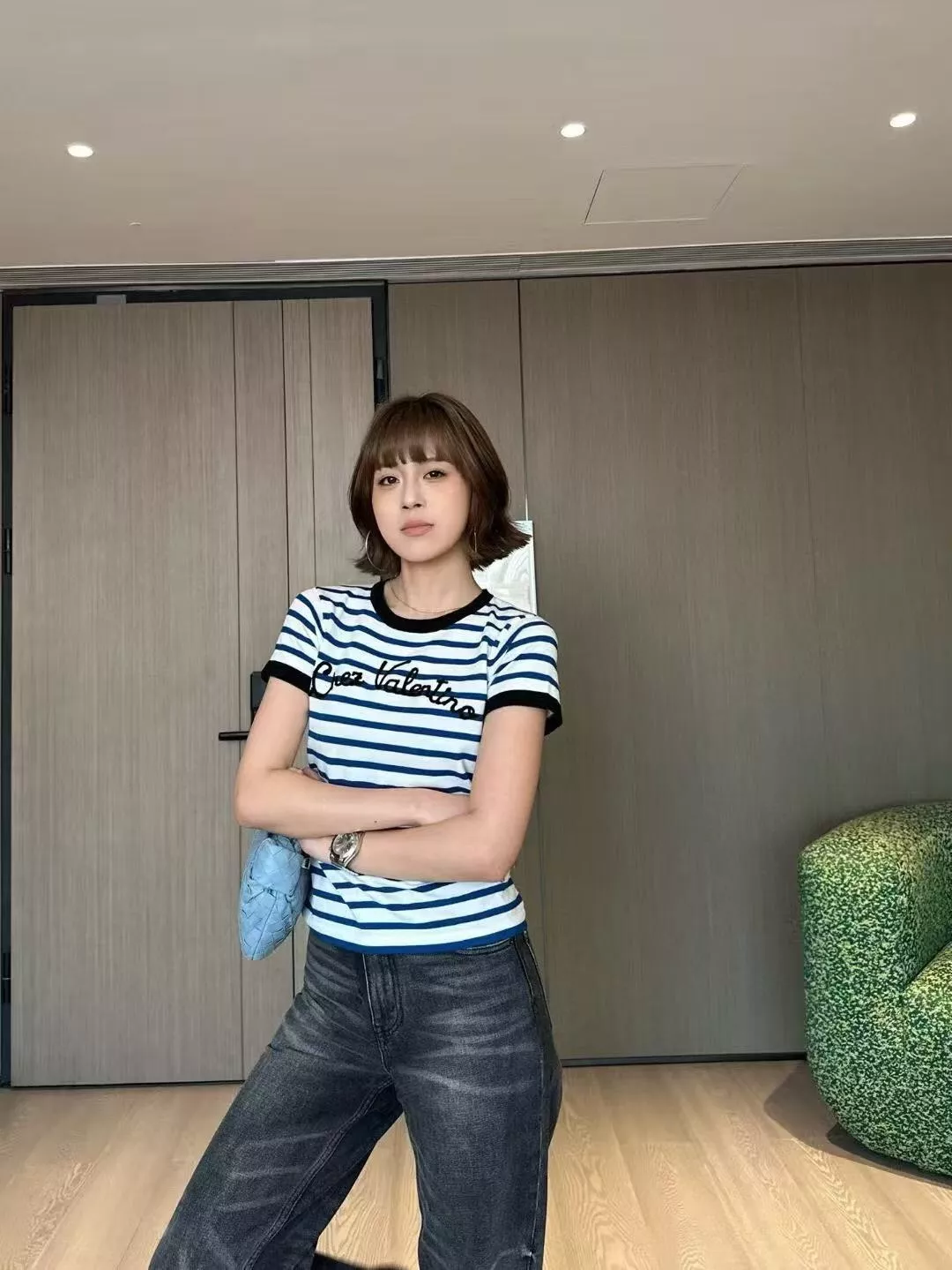 발렌티노 레터링 자수 스트라이프 반소매 티셔츠 상세 이미지 22