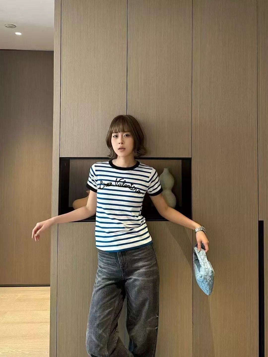 발렌티노 레터링 자수 스트라이프 반소매 티셔츠 상세 이미지 19