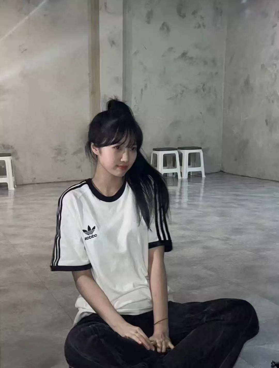 아디다스 트레포일 자수 레터링 반팔 티셔츠 상세 이미지 16