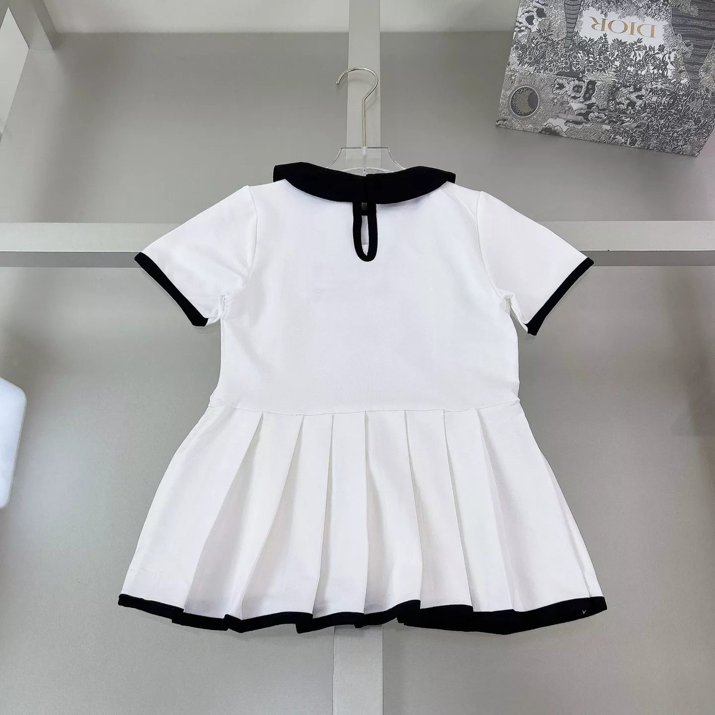 몽클레어 아동 카라 반소매 원피스 상세 이미지 2