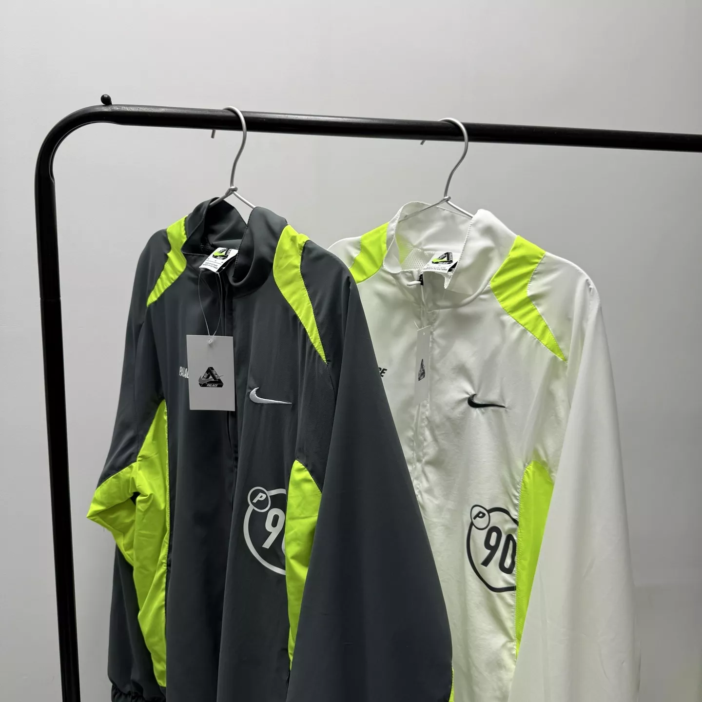 팔라스 나이키 콜라보 배색 트랙 재킷 상세 이미지 3