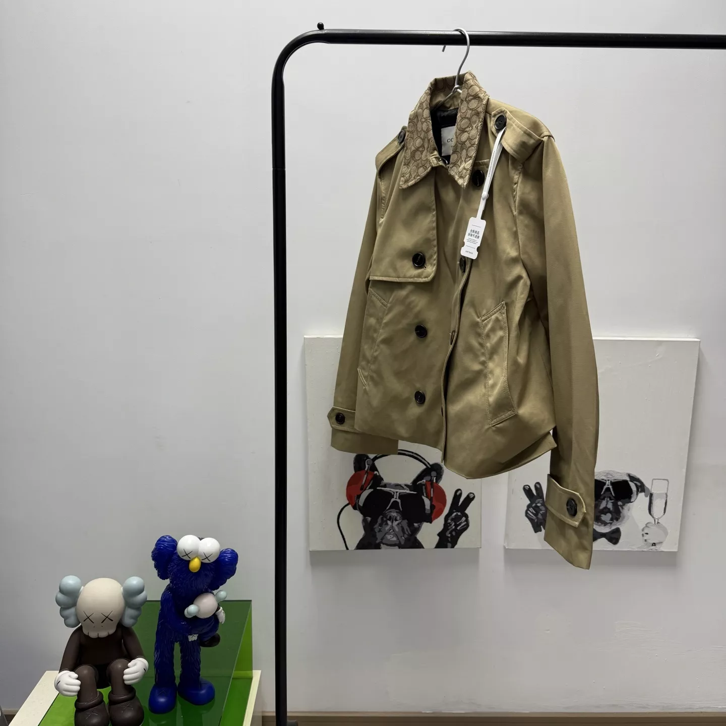 코치 시그니처 자카드 카키 숏 트렌치 재킷 상세 이미지 2