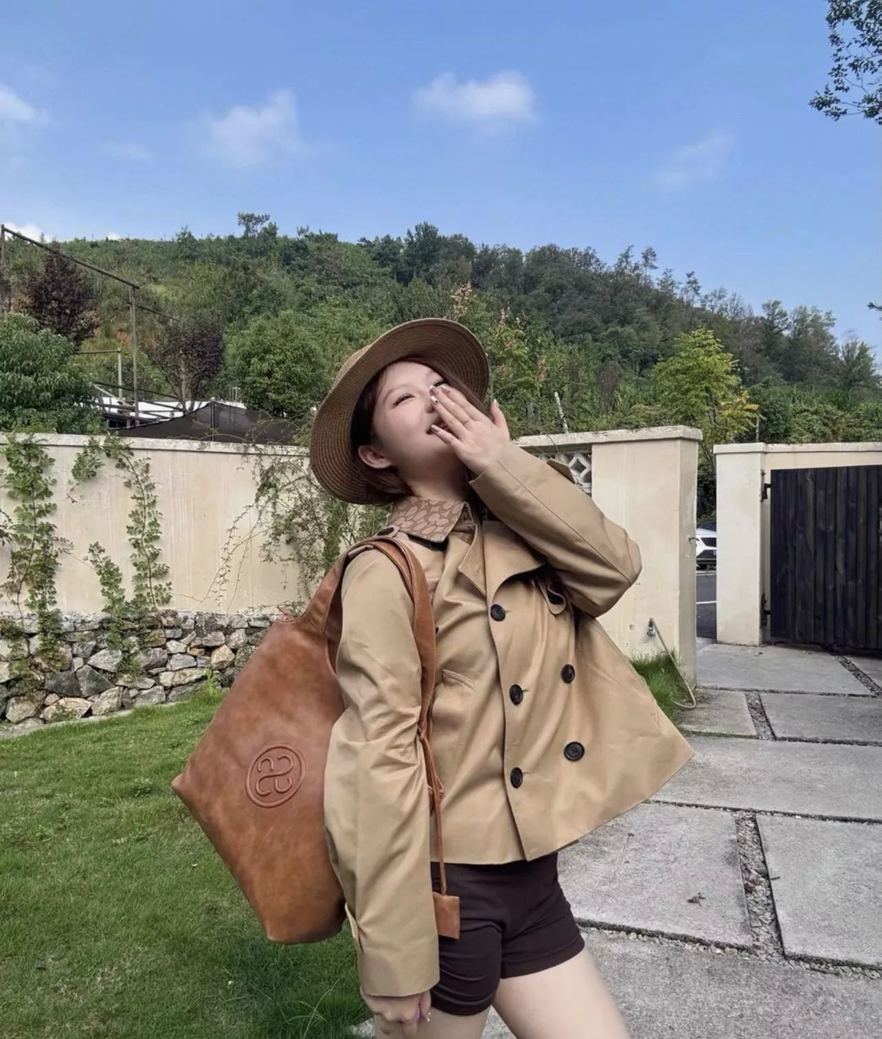 코치 시그니처 자카드 카키 숏 트렌치 재킷 상세 이미지 40
