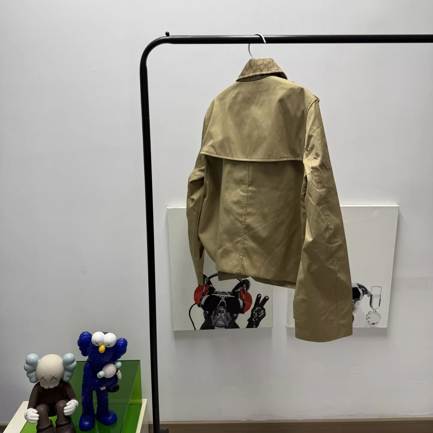 코치 시그니처 자카드 카키 숏 트렌치 재킷 상세 이미지 5