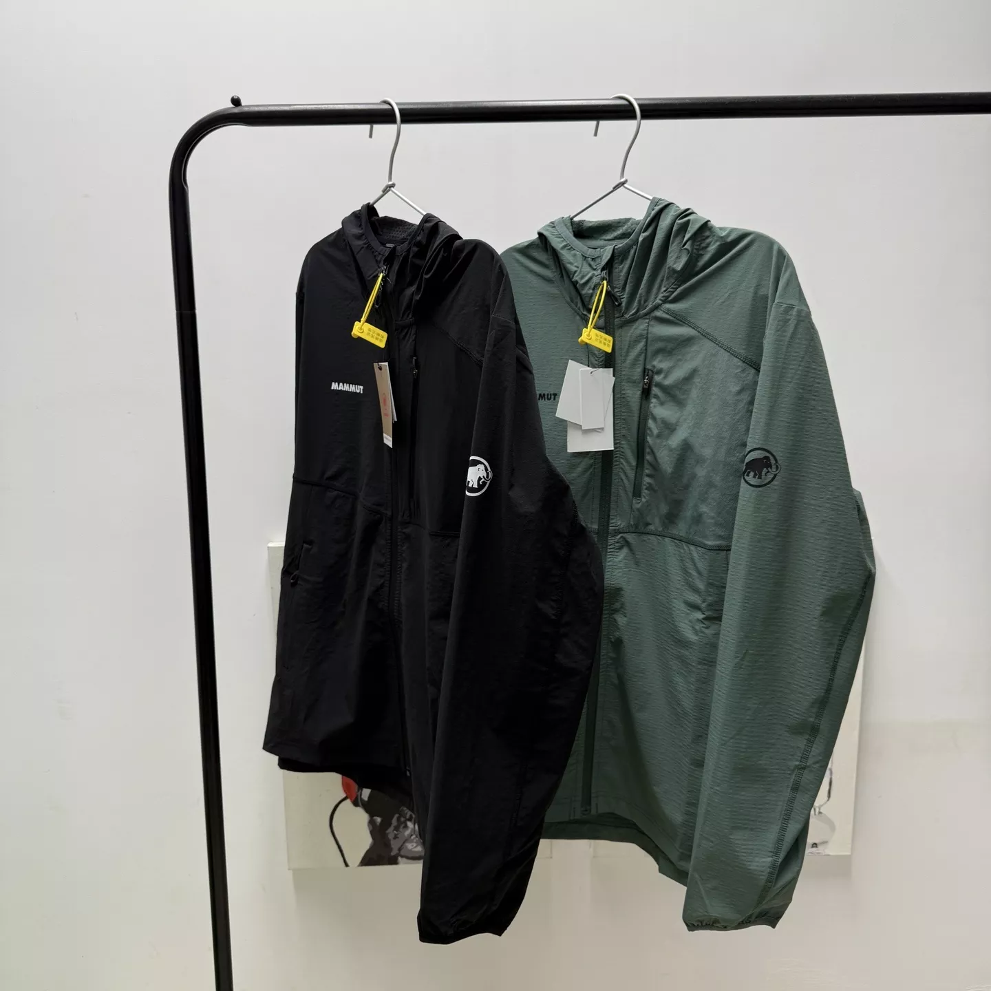 마무트 경량 소프트쉘 후드 집업 재킷 상세 이미지 20