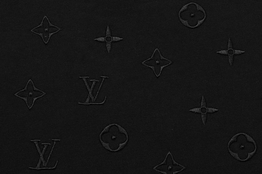 루이비통 자수 로고 라운드 티셔츠 상세 이미지 15