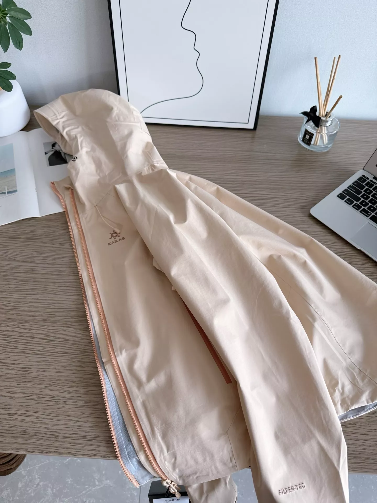 노브랜드 여성 경량 방풍 방수 후드 재킷 상세 이미지 47