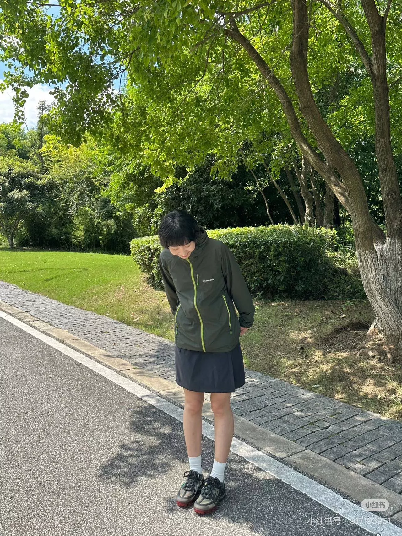 몽벨 소프트쉘 후드 바람막이 점퍼 상세 이미지 5
