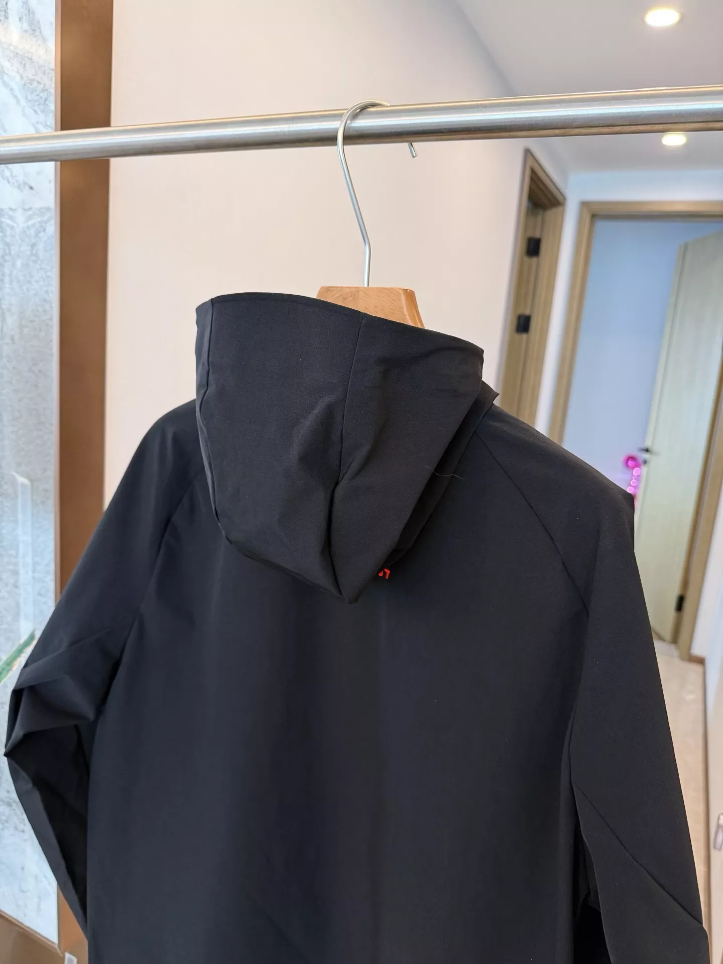 마무트 마쿤 2.0 레드라벨 후드 소프트쉘 재킷 상세 이미지 5