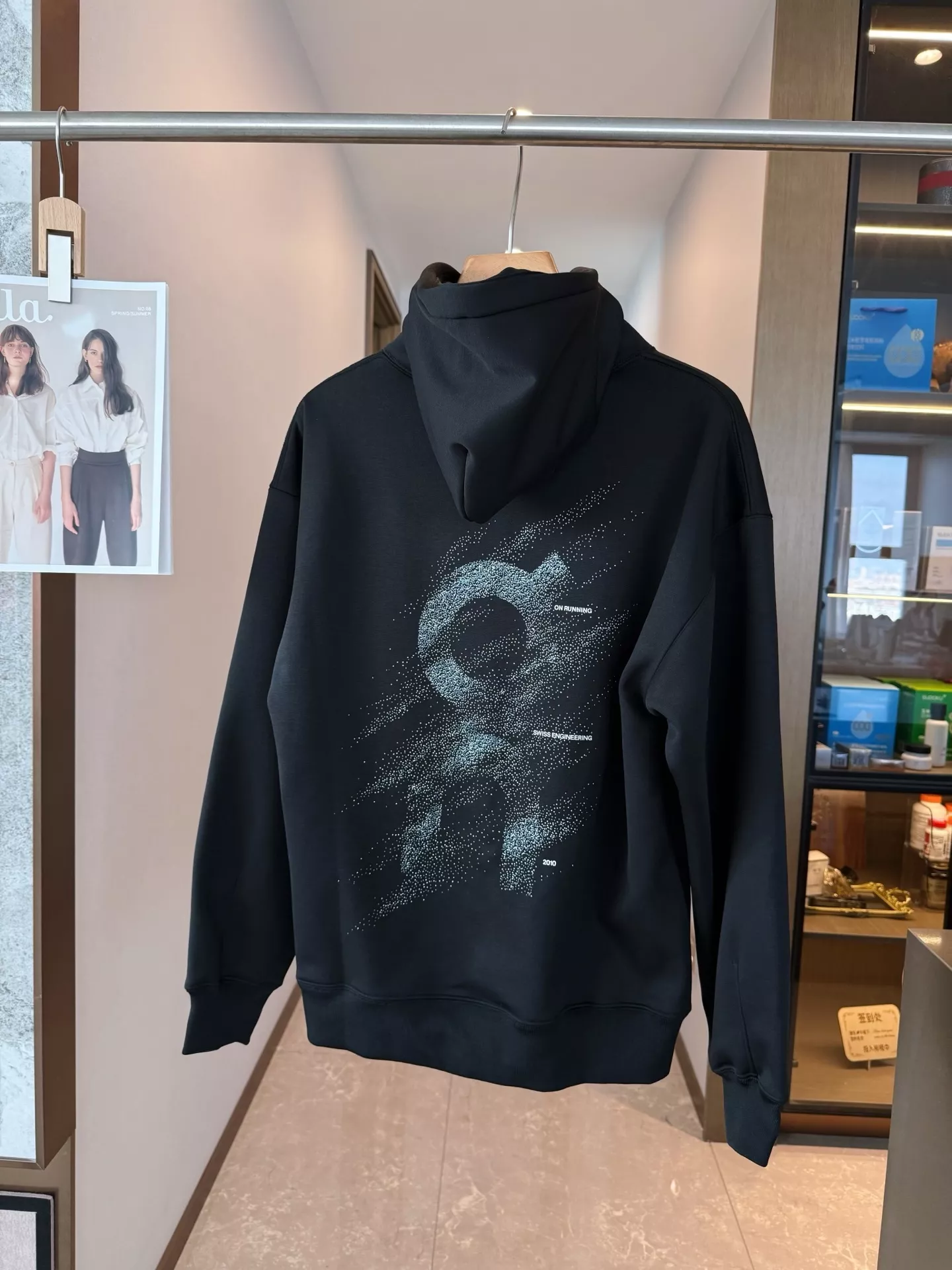 온 클럽 그래픽 후드 스웨트셔츠 상세 이미지 10