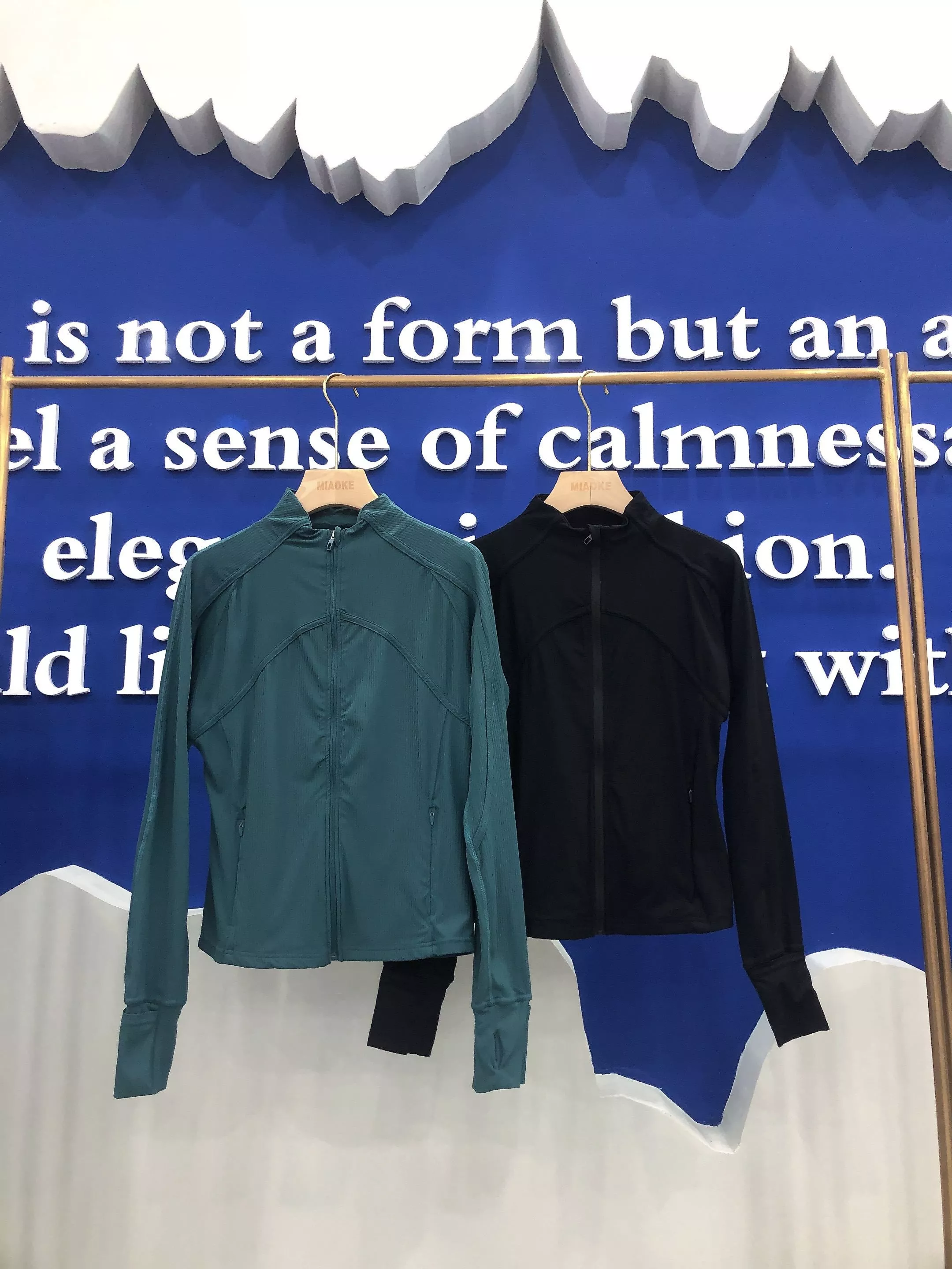 룰루레몬 여성 스포츠 크롭 핏 집업 재킷 상세 이미지 3