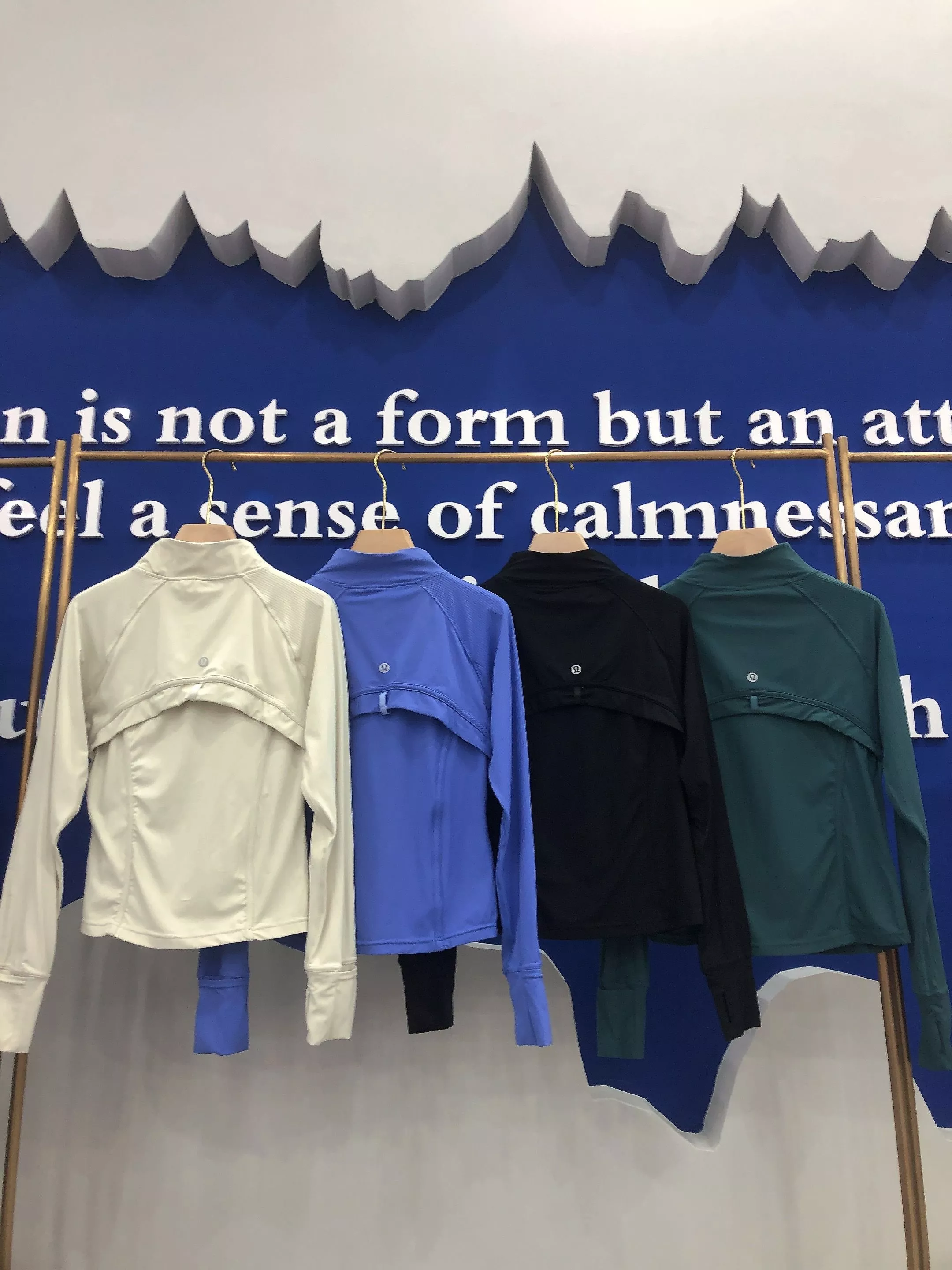 룰루레몬 여성 스포츠 크롭 핏 집업 재킷 상세 이미지 4