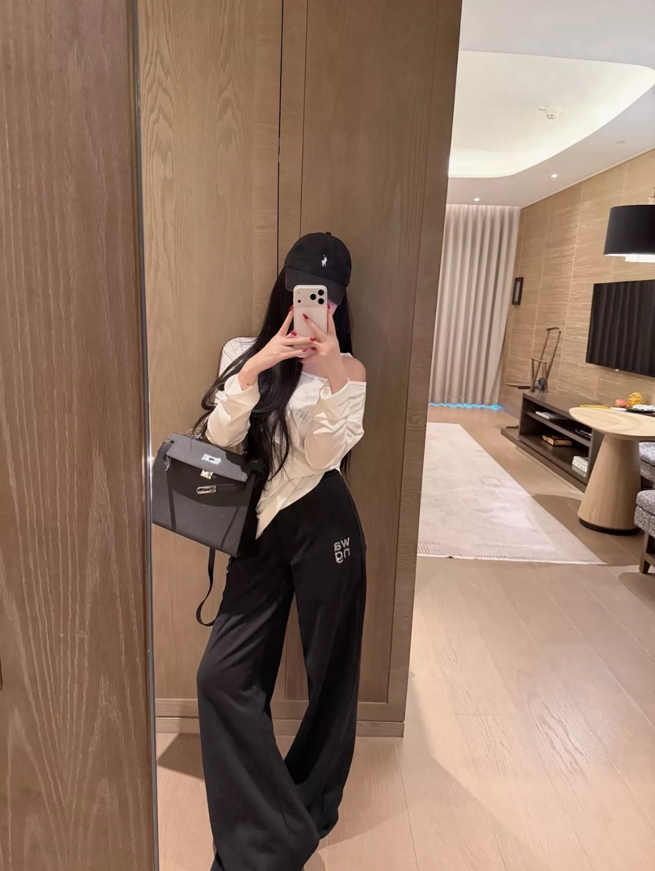 알렉산더왕 사선 오프숄더 로고 장식 세트 상세 이미지 20