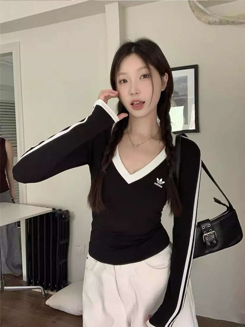 아디다스 삼선 자수 브이넥 슬림 긴소매 탑 상세 이미지 29