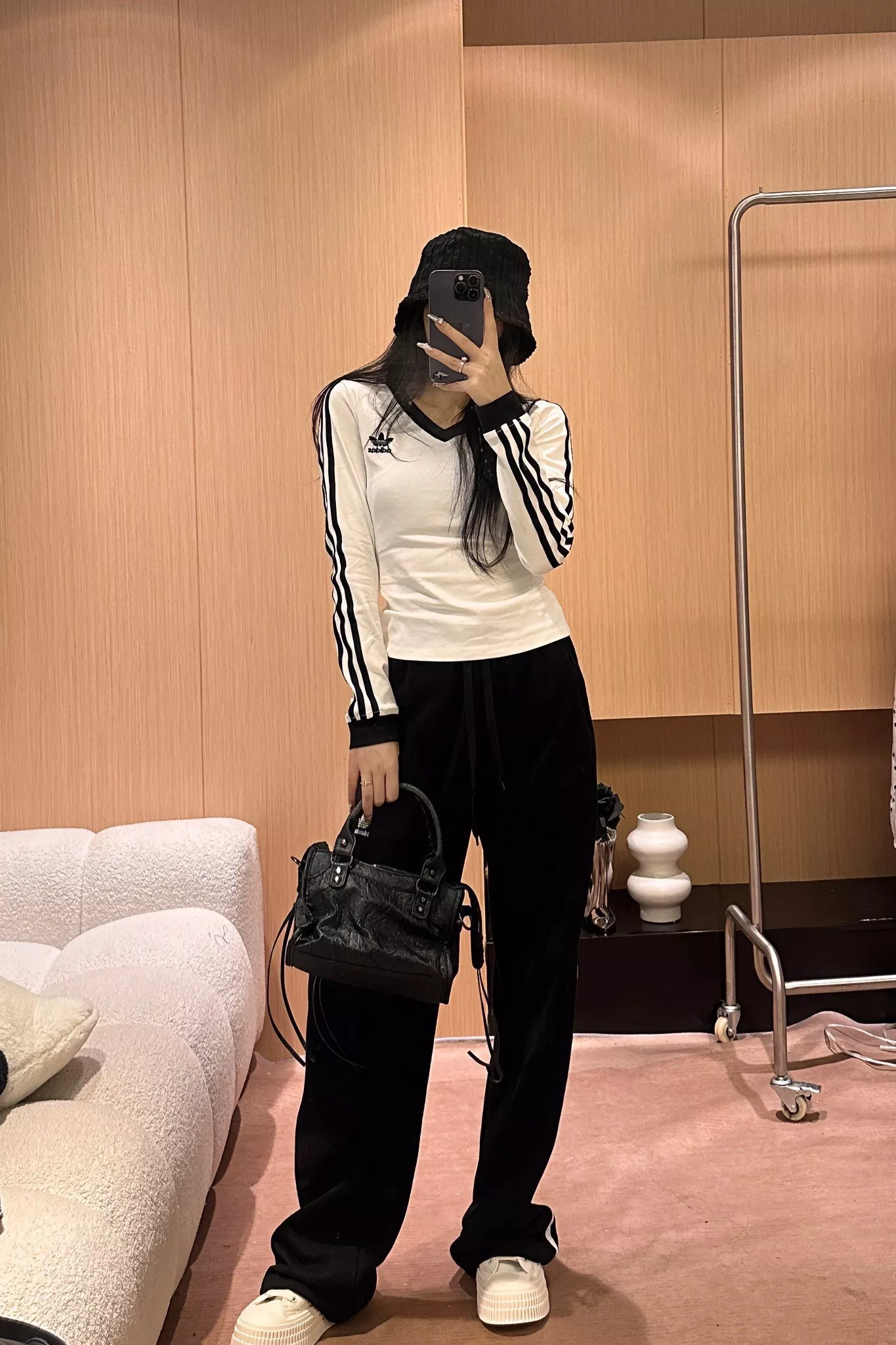 아디다스 삼선 자수 브이넥 슬림 긴소매 탑 상세 이미지 20