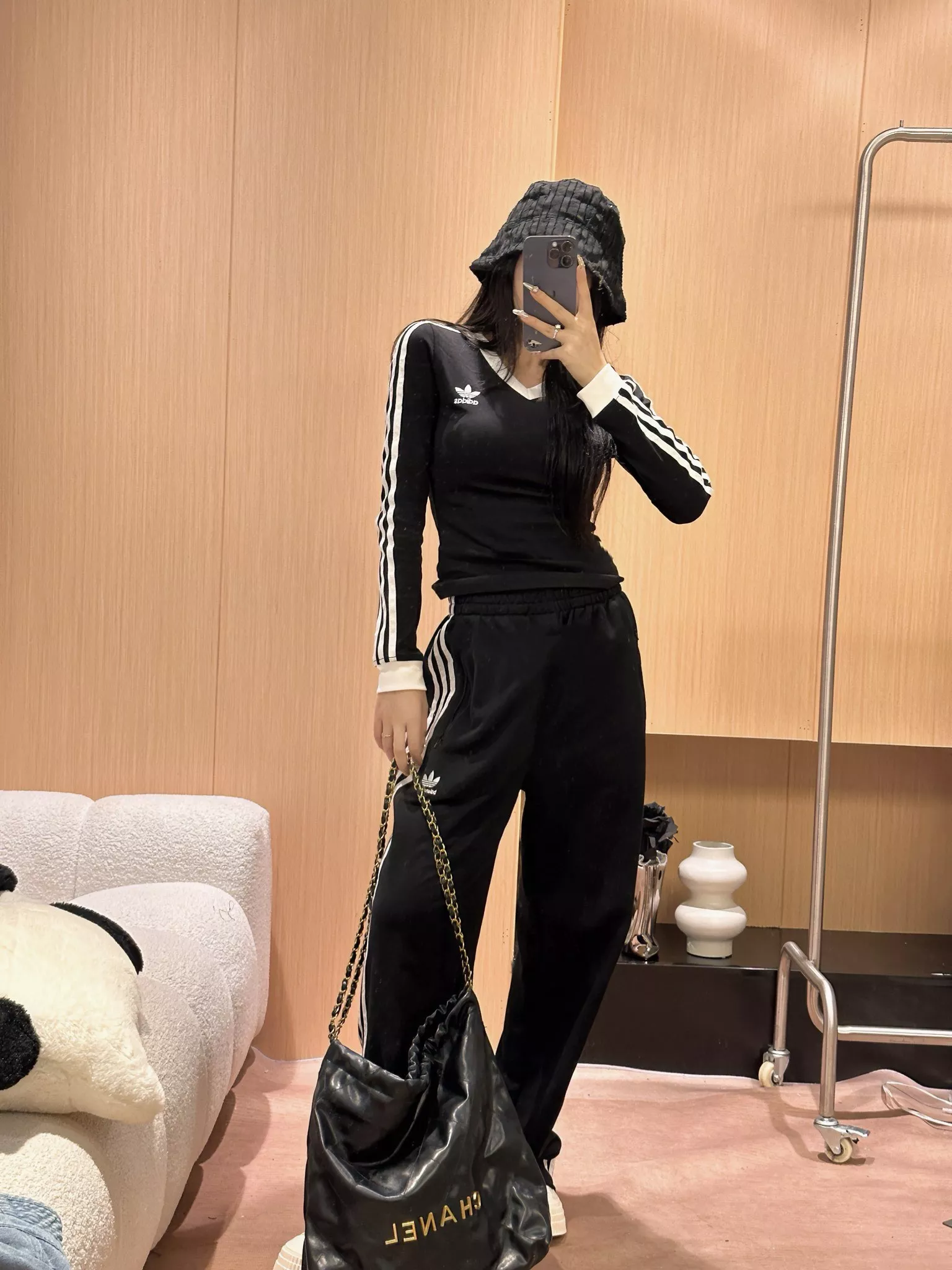 아디다스 삼선 자수 브이넥 슬림 긴소매 탑 상세 이미지 24