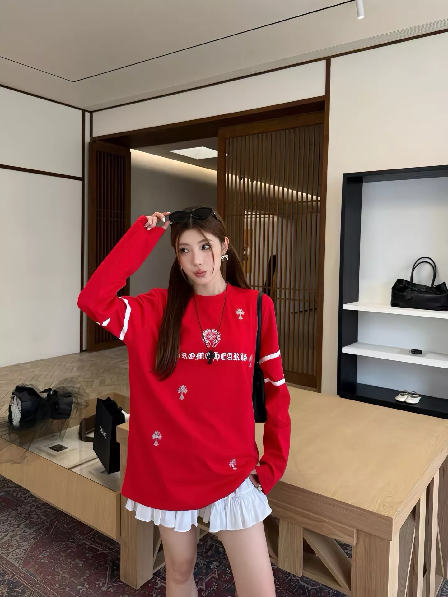 크롬하츠 크로스 그래픽 장식 선케어 긴소매 티셔츠 상세 이미지 27