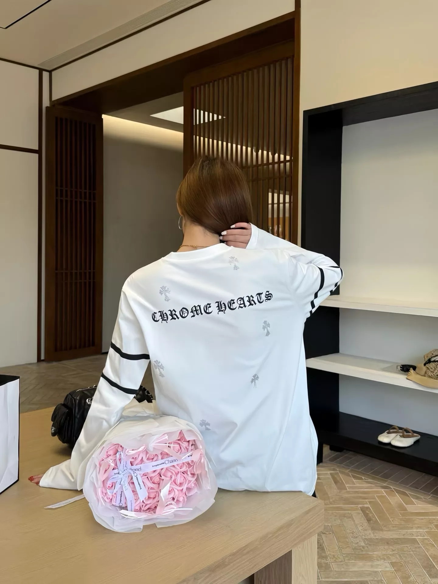 크롬하츠 크로스 그래픽 장식 선케어 긴소매 티셔츠 상세 이미지 24