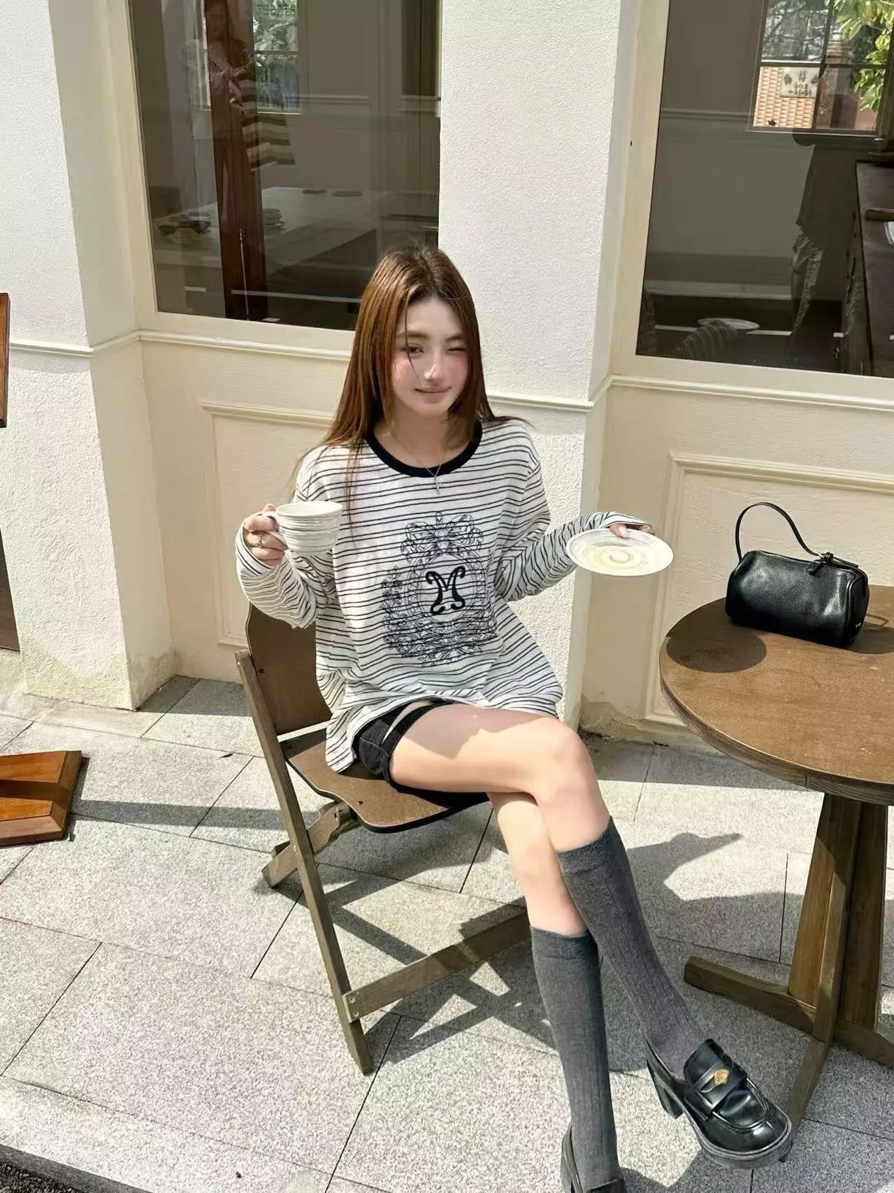 미우미우 자수 포인트 스트라이프 긴소매 티셔츠 상세 이미지 13