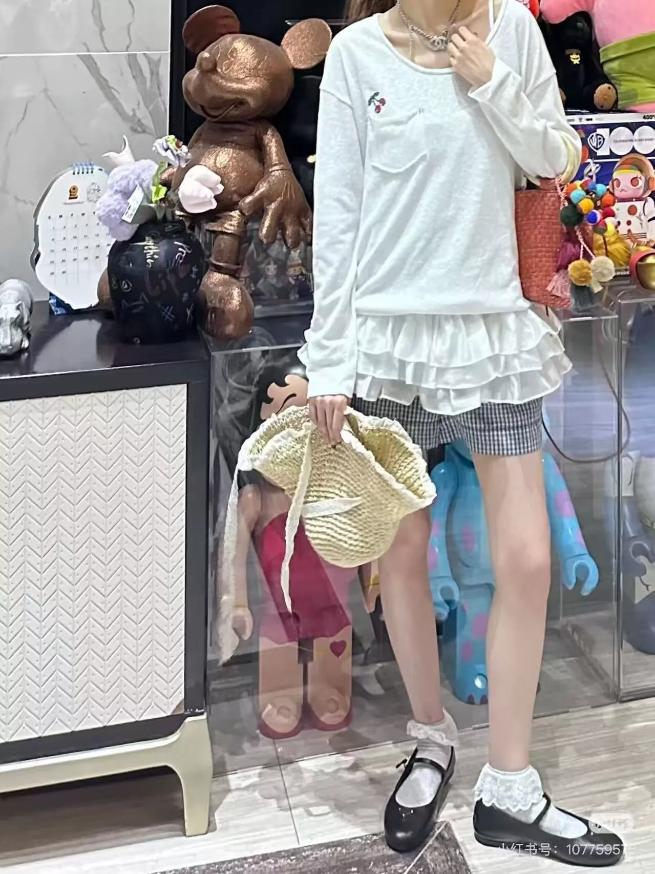 샤넬 체리 자수 포켓 로고 긴소매 티셔츠 상세 이미지 28