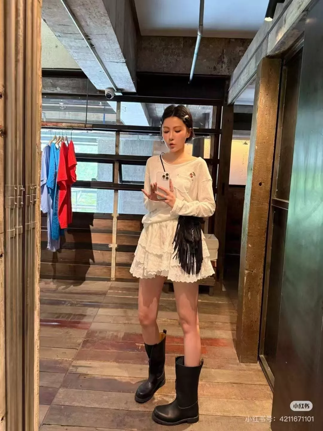 샤넬 체리 자수 포켓 로고 긴소매 티셔츠 상세 이미지 24