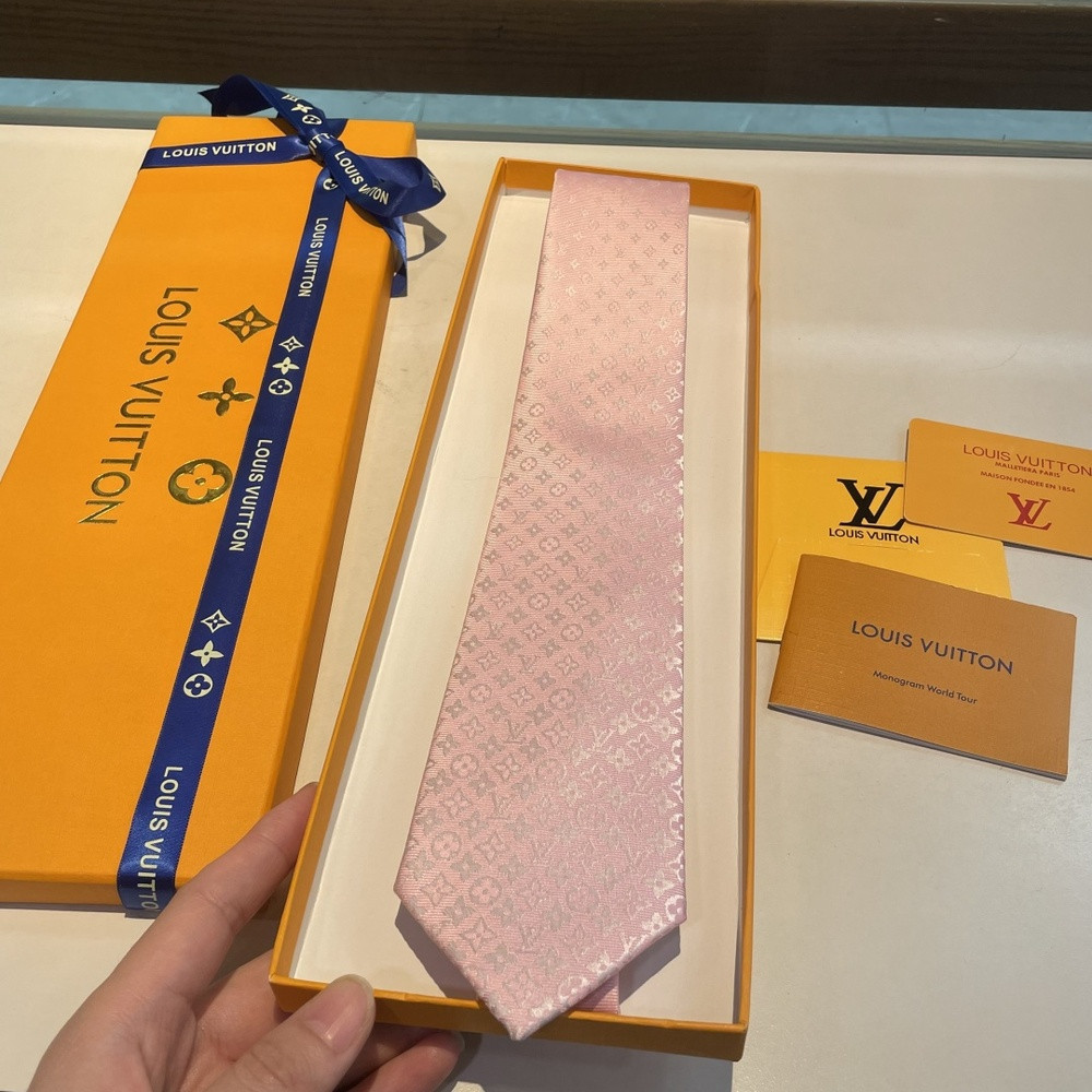 루이비통 그라데이션 레터링 실크 타이