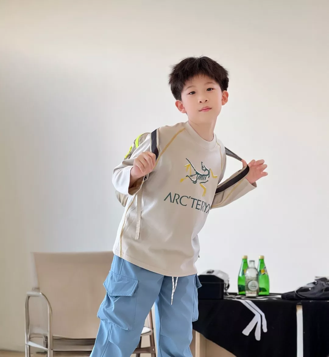 아크테릭스 아동 배색 스티치 프린팅 긴소매 티셔츠 상세 이미지 28