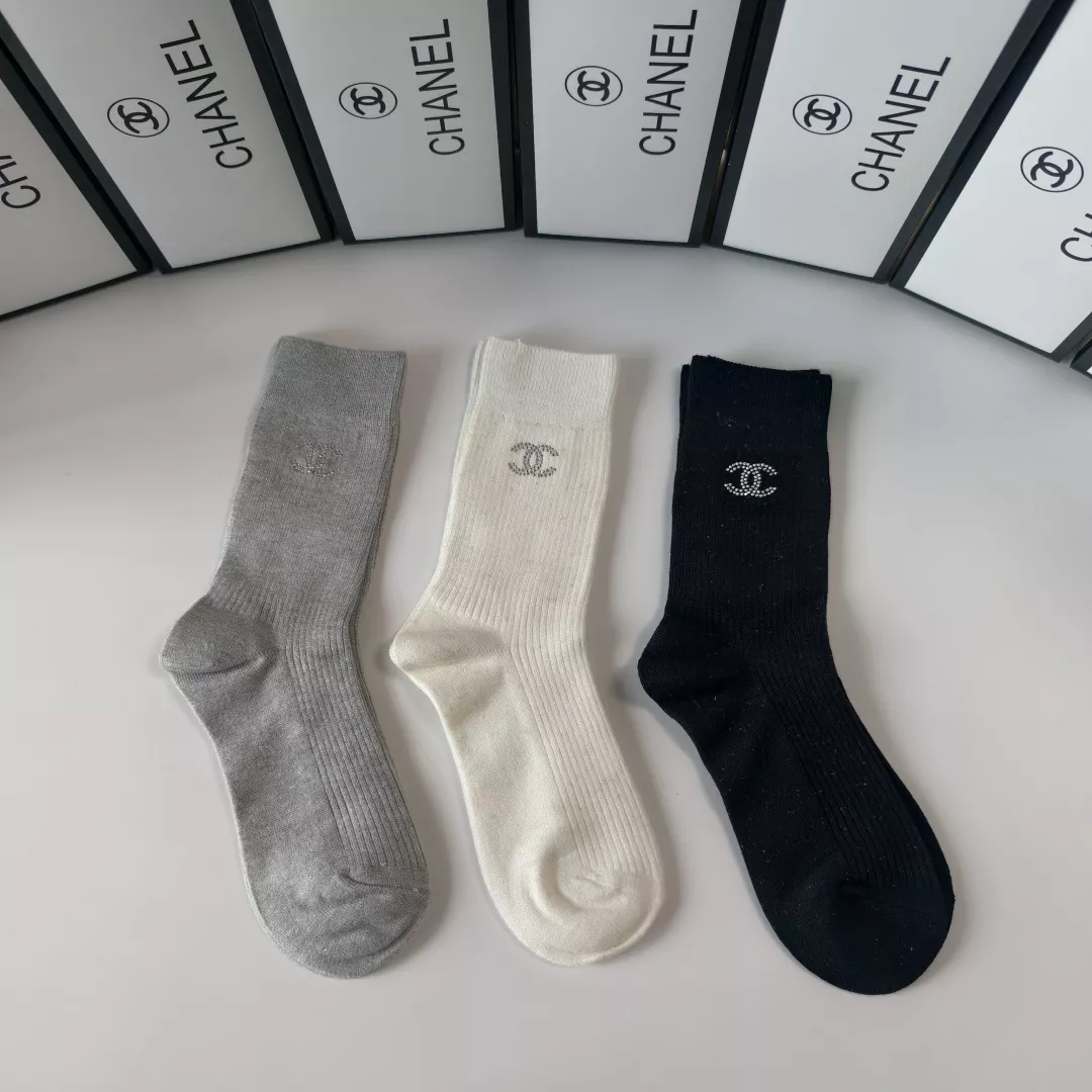 샤넬 클래식 로고 중목 양말 상세 이미지 1