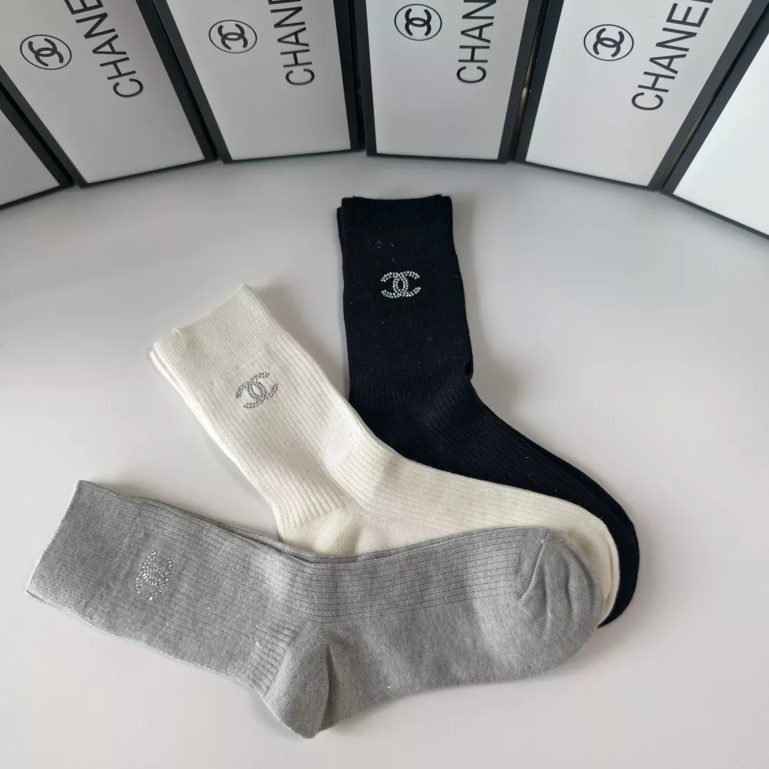 샤넬 클래식 로고 중목 양말 상세 이미지 3