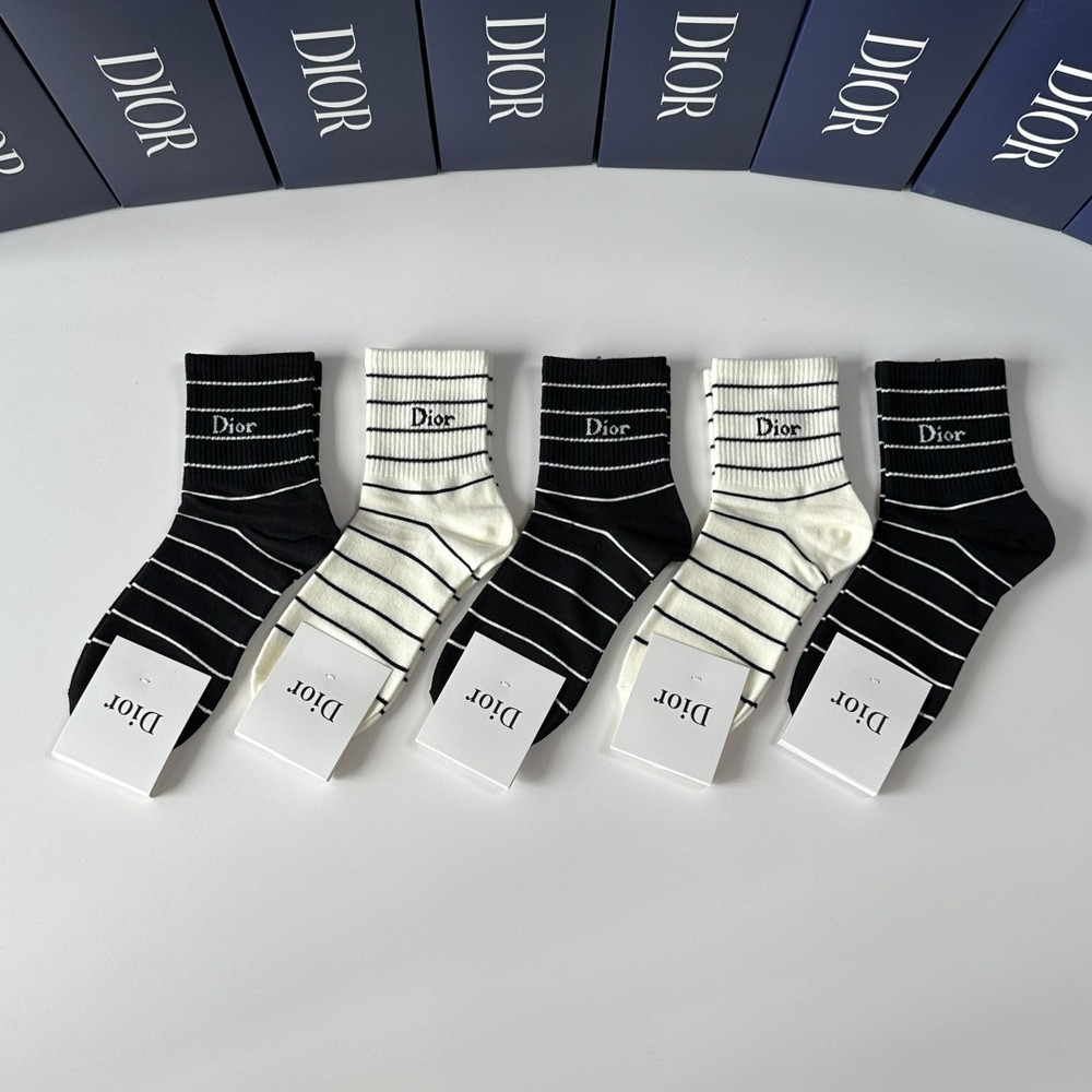 디올 로고 포인트 중장목 양말 세트