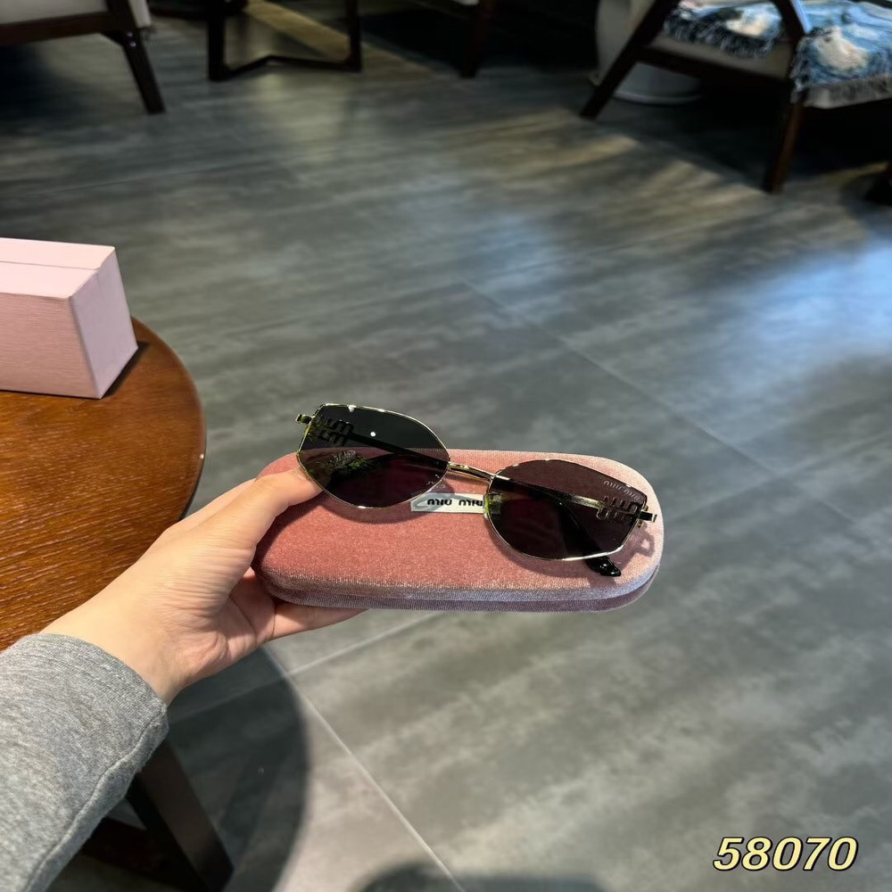 미우미우 슬림 틴트 선글라스