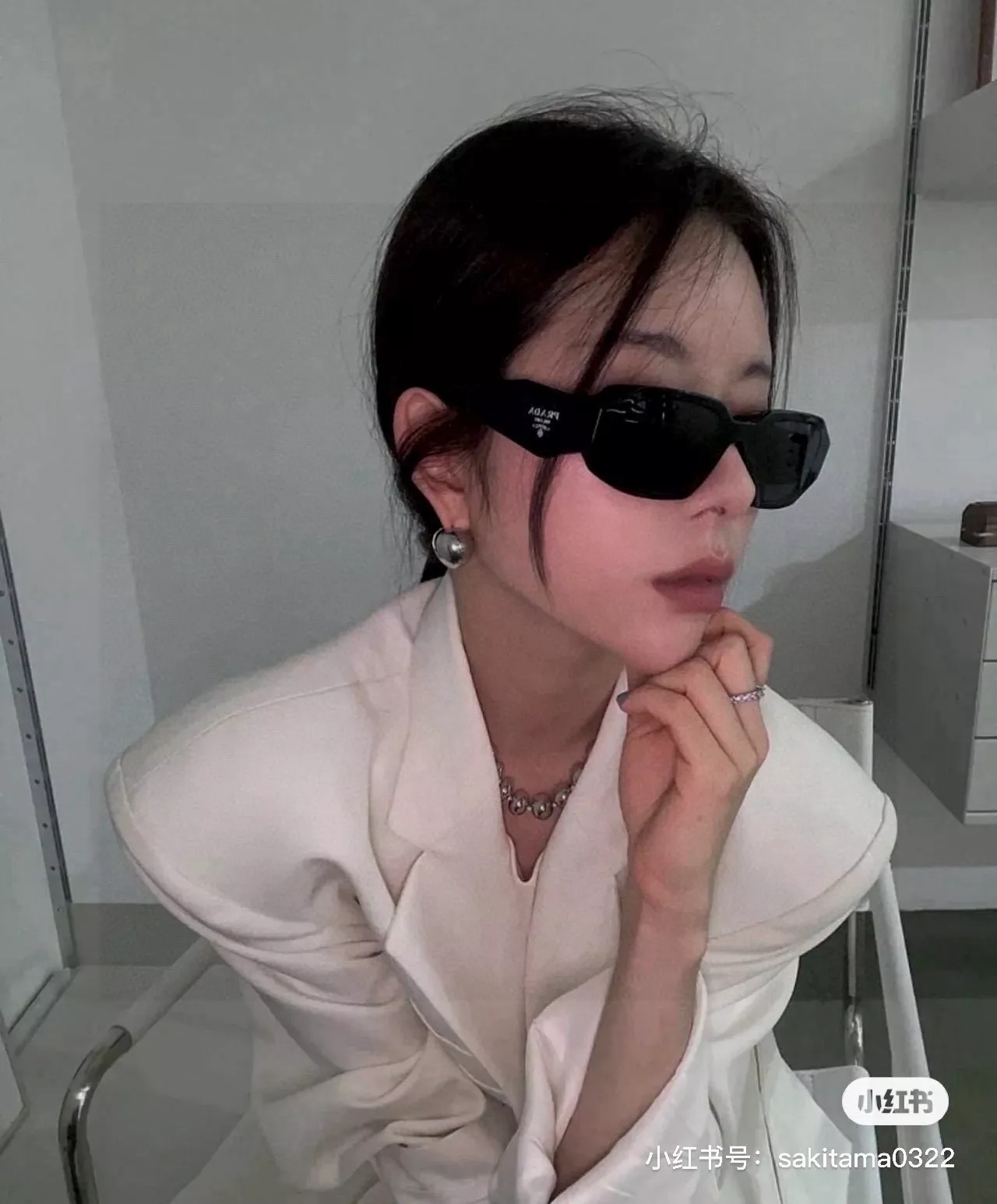 프라다 슬림 직사각 선글라스 상세 이미지 10
