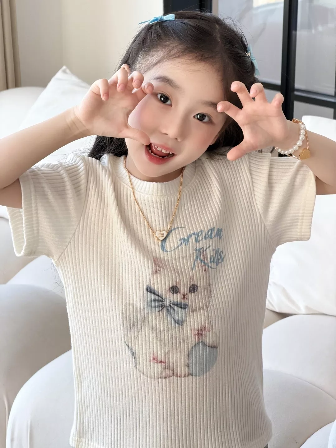 노브랜드 리본 고양이 프린트 티셔츠 상세 이미지 10