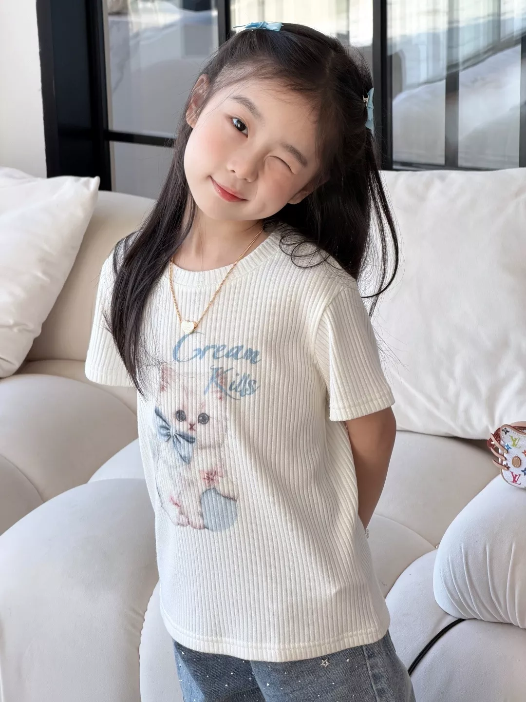노브랜드 리본 고양이 프린트 티셔츠 상세 이미지 11