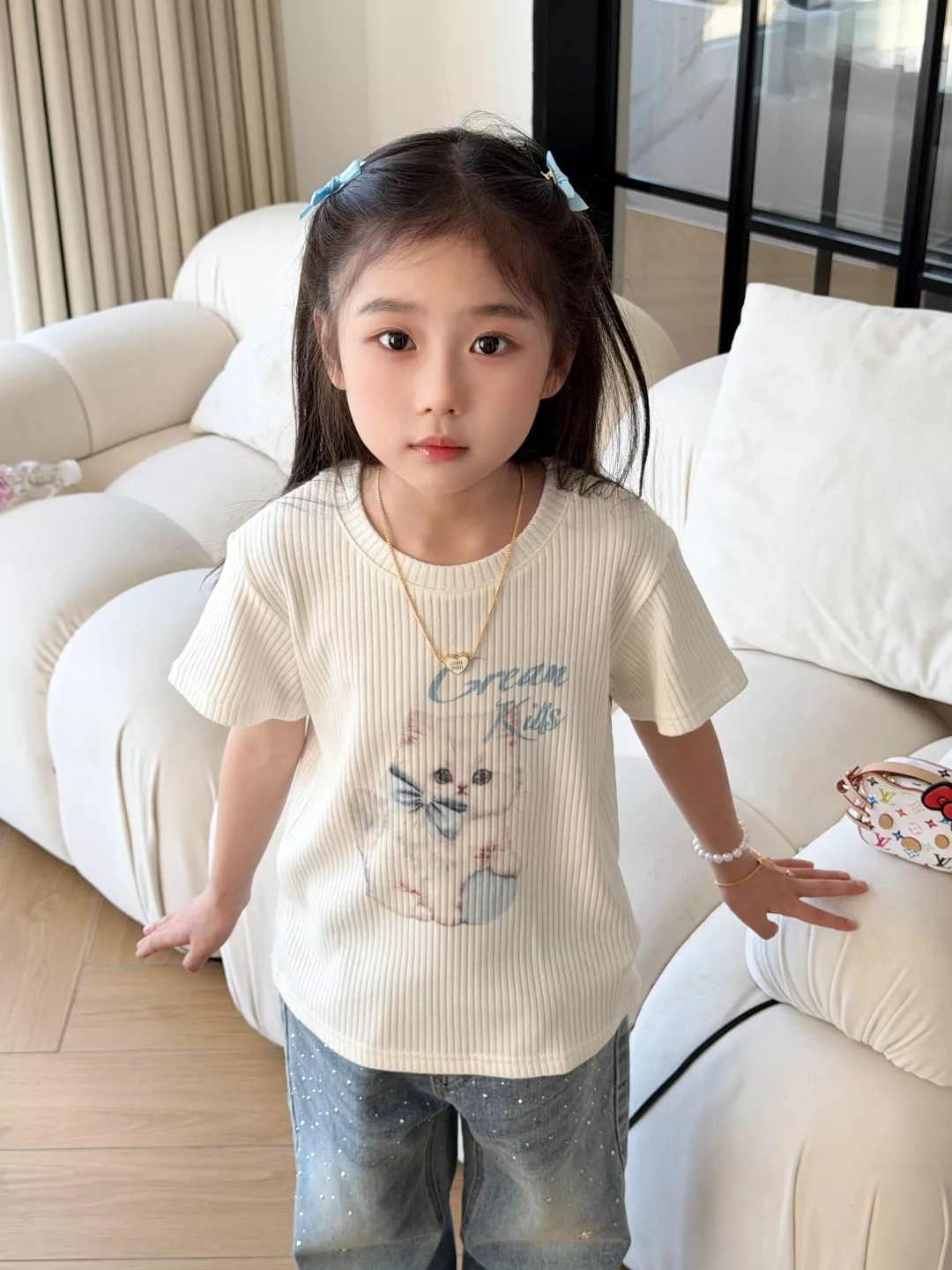 노브랜드 리본 고양이 프린트 티셔츠 상세 이미지 14