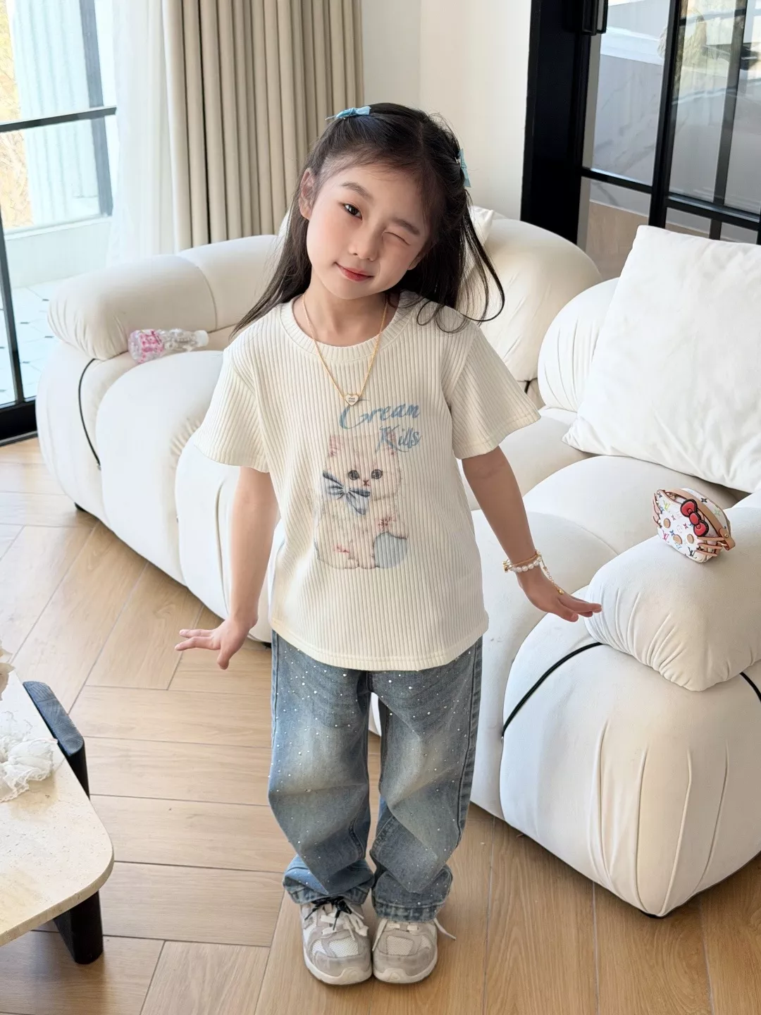 노브랜드 리본 고양이 프린트 티셔츠 상세 이미지 9
