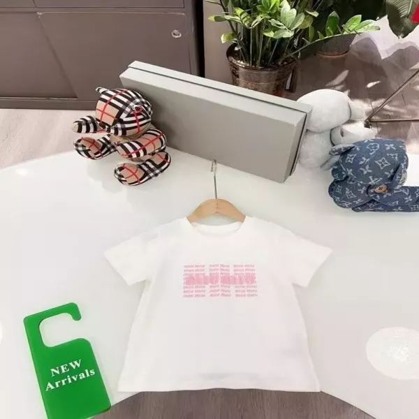 미우미우 레터링 프린트 라운드넥 티셔츠