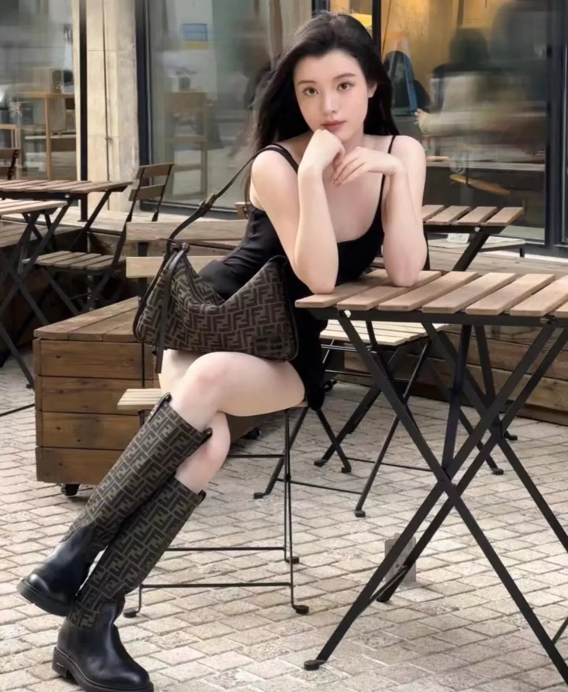 펜디 빈티지 자카드 패턴 숄더백 상세 이미지 28