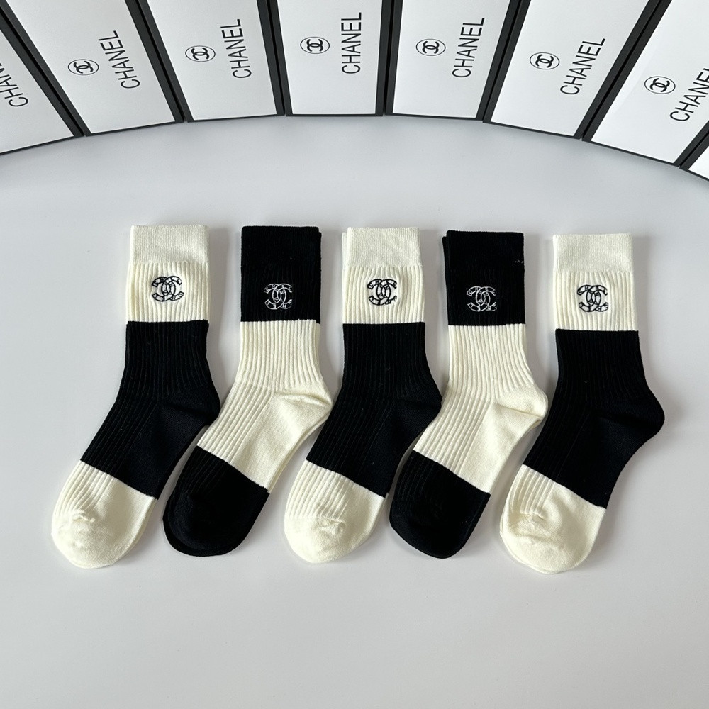 샤넬 자수 포인트 중장목 양말 세트
