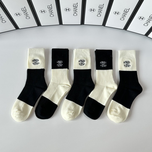 샤넬 자수 포인트 중장목 양말 세트