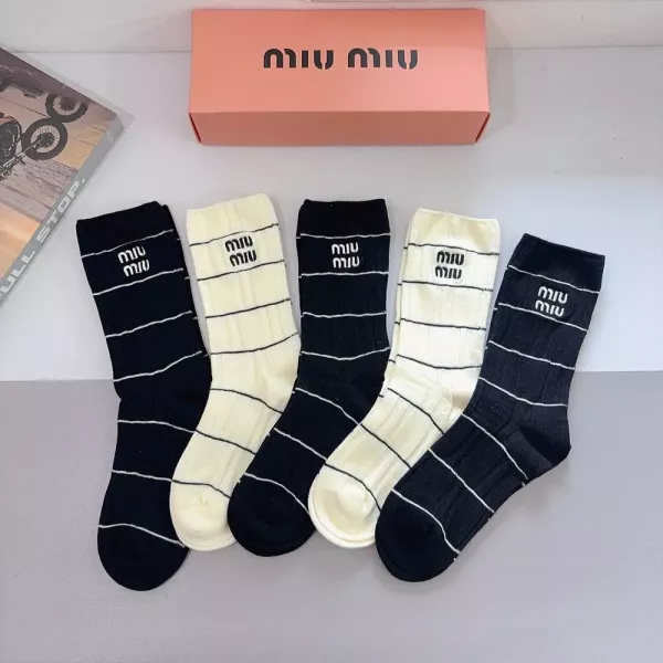 미우미우 자수 캐시미어 롱삭스