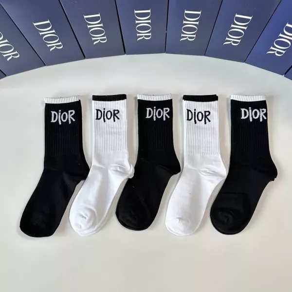 디올 로고 포인트 중장목 양말 세트
