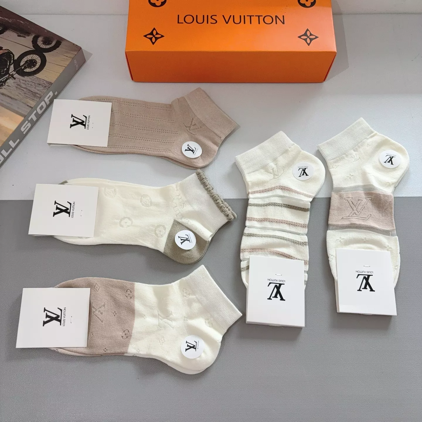 루이비통 클래식 로고 덧신 양말 상세 이미지 5